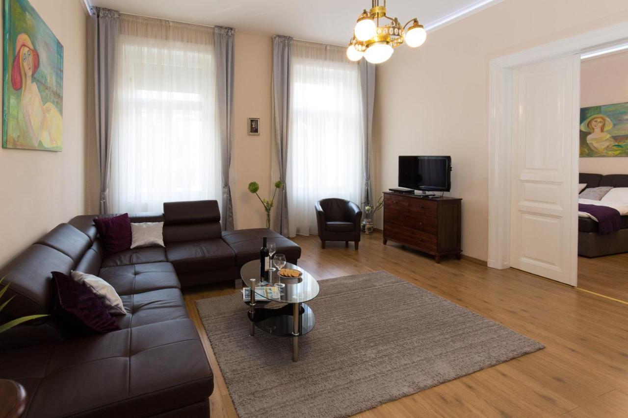 Elegant Apartment With Buda Castle View Budapest Exterior foto