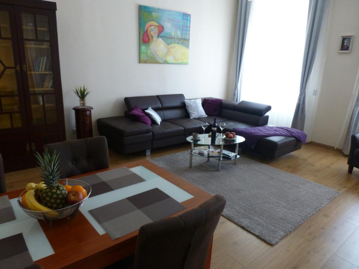 Elegant Apartment With Buda Castle View Budapest Exterior foto